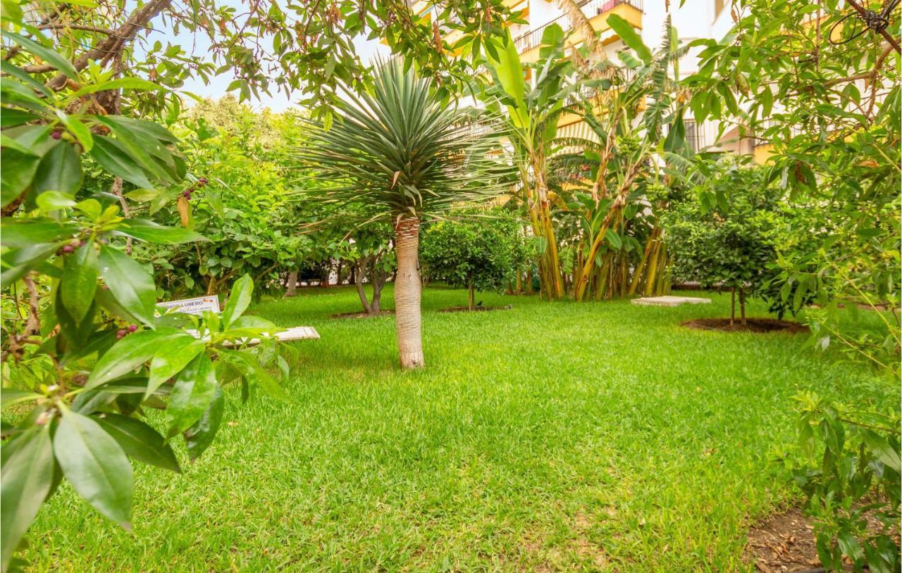 Awesome In With 1 Bedrooms, Wifi&outdoor Swimming Pool *